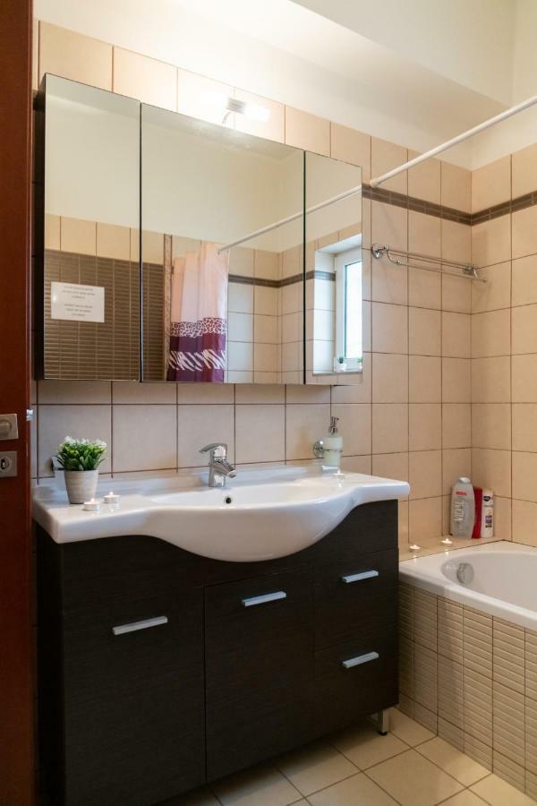 Apartament Rose'S House Artemida  Zewnętrze zdjęcie